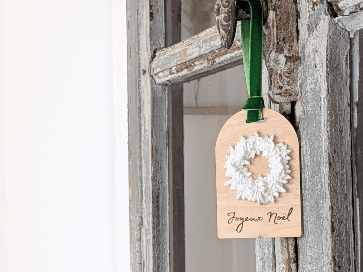 Décor en plâtre parfumé message " Joyeux Noël" parfum Mon Beau Sapin.