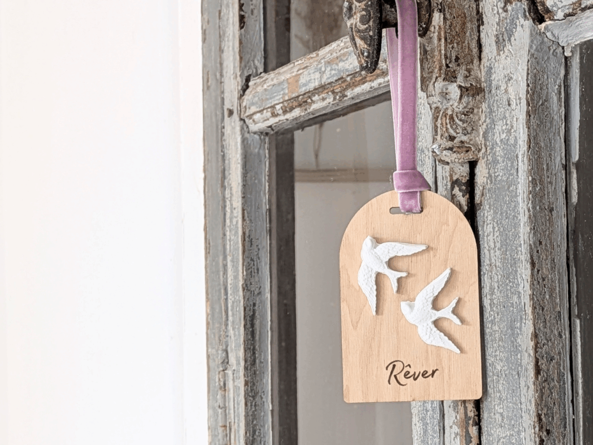 Décor en plâtre parfumé, parfum freesia et message "Rêver".